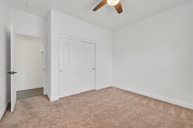 Building Photo - 913 Hickory Park St