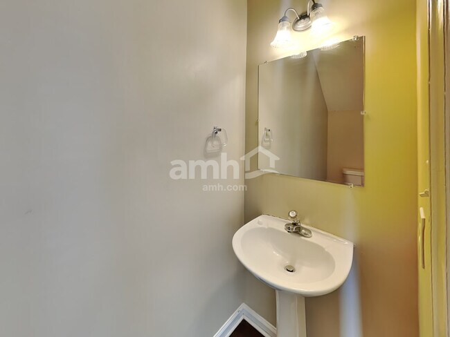 Building Photo - 8638 Flowers Court