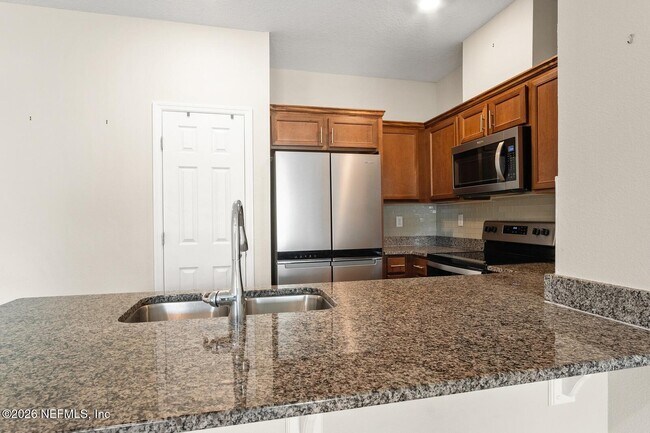 Building Photo - 9787 Fiddleback Ln