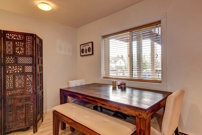 Building Photo - Downtown Breckenridge One Bedroom! Furnished,  Great natural light! 2parking spots!  Best Location