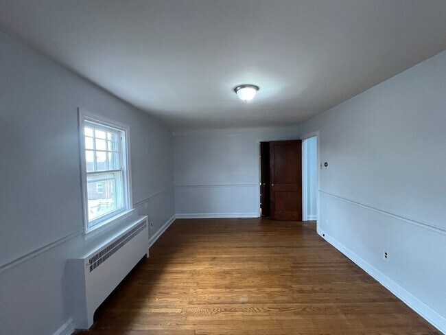 Building Photo - 1814 Napfle Ave