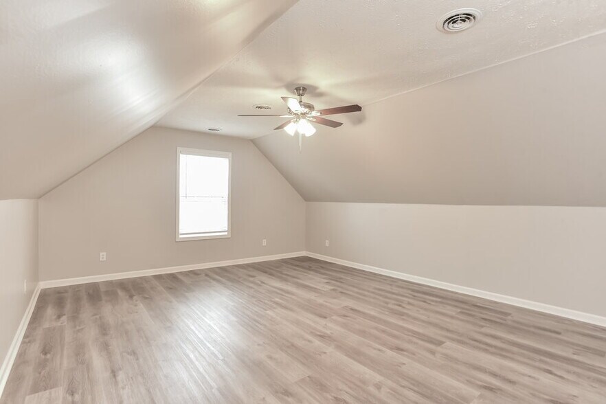 Building Photo - 1995 Bolden Dr