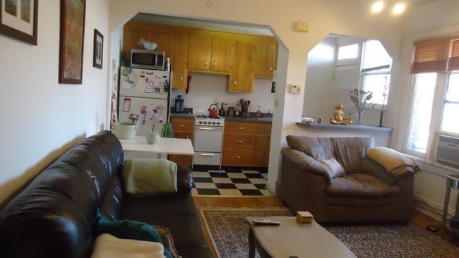 Building Photo - 3009 Monument Ave