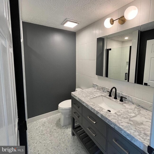 Building Photo - 7807 Edmunds Way