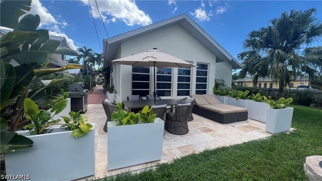 Building Photo - 801 99th Ave N