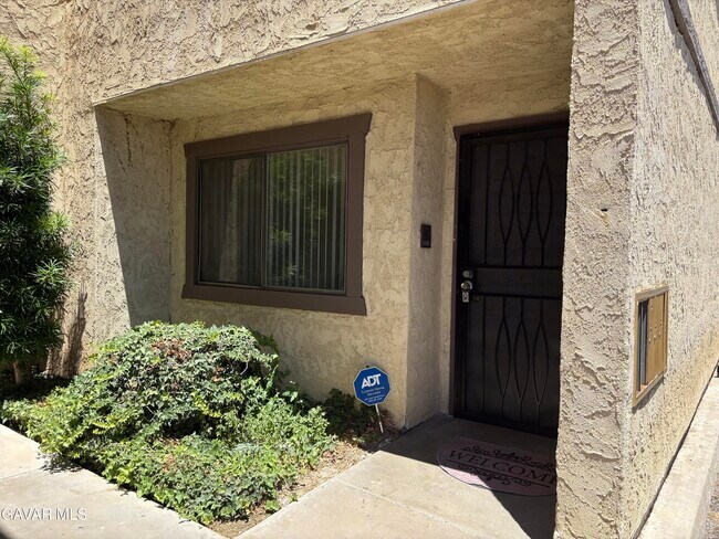 Building Photo - 1312 W Ave J4