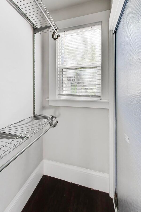 Building Photo - 825 55th St