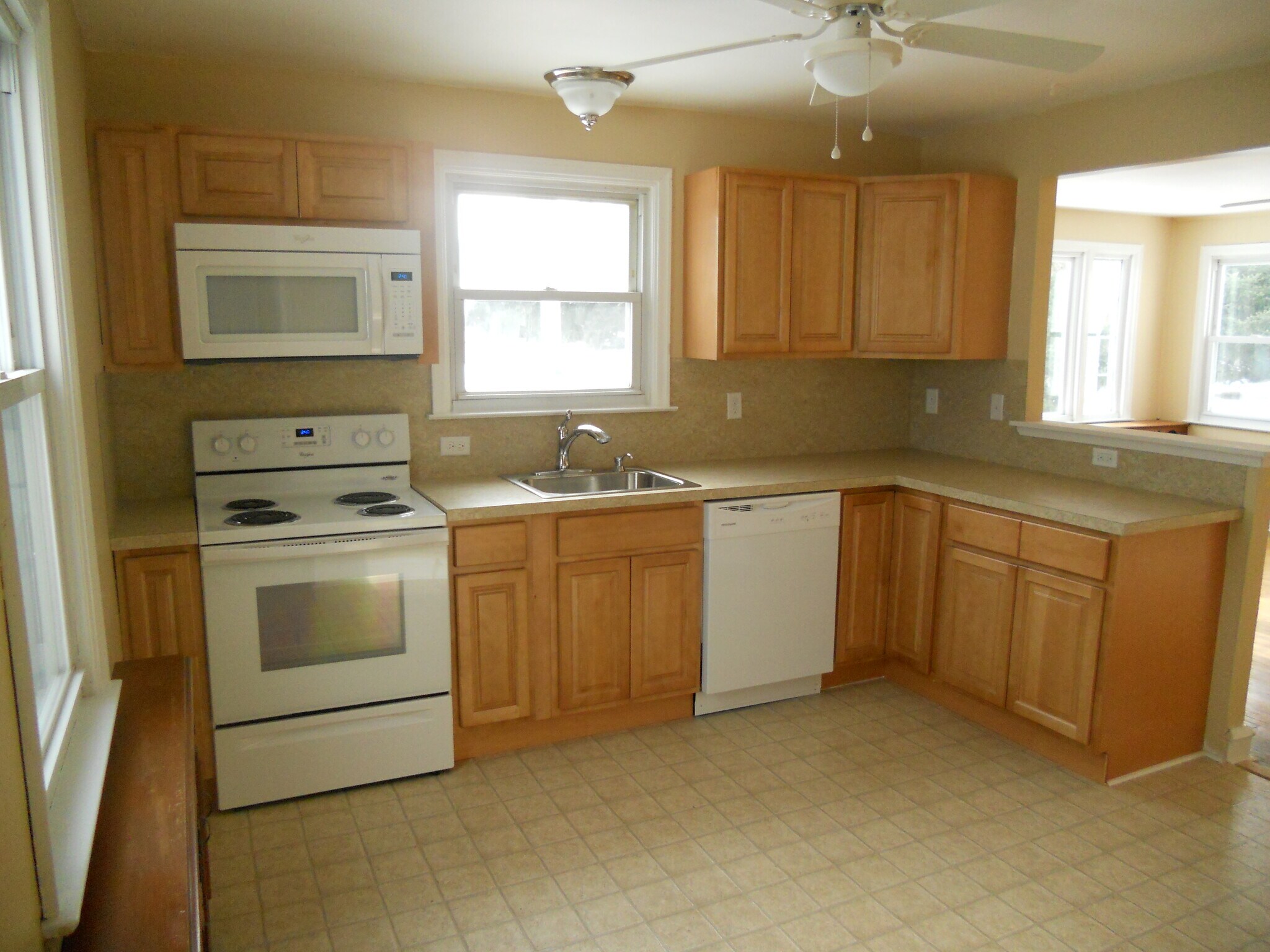 Building Photo - 2037 Terrace Drive