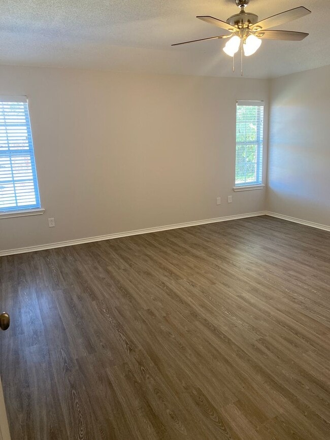 Building Photo - 7901 Albany Ave