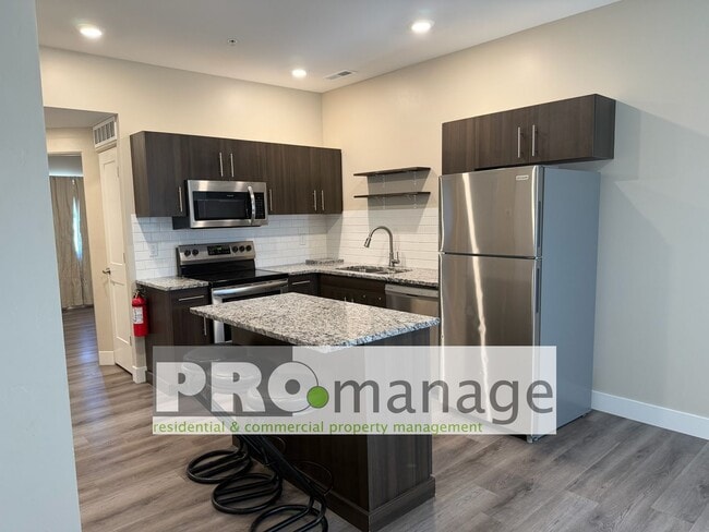 Building Photo - 2 Bd/1ba Upper-Level Apartment – Central Rexburg Location