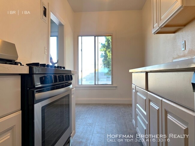 1623 N Mariposa Ave