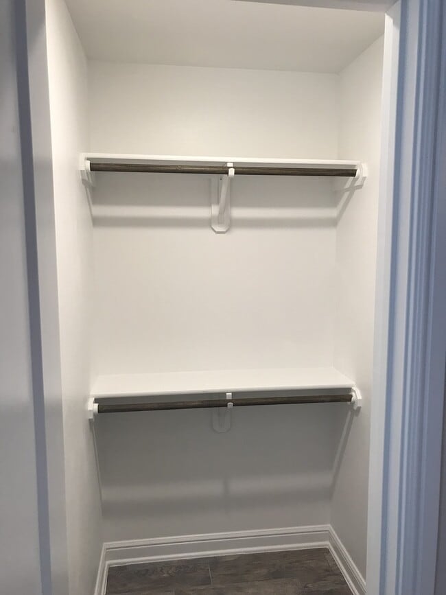 Building Photo - 2 bed/2 bath Duplex - Ready 1/14/2026 - Text 201-231-7228