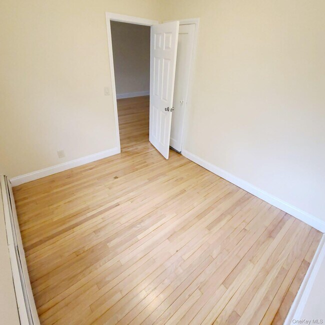 Building Photo - 72-38 Yellowstone Blvd