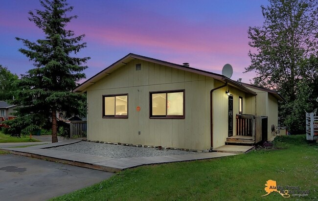 Building Photo - Charming 3 Bedroom Ranch Style Home in East Anchorage
