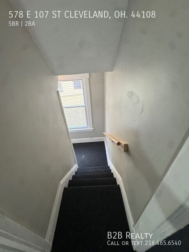 Building Photo - 578 E 107th St