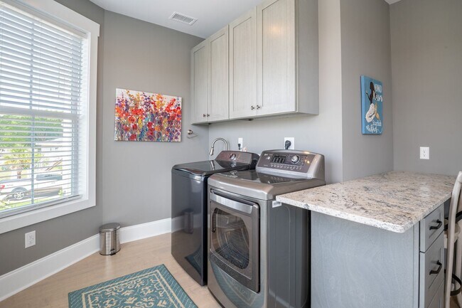 Building Photo - FURNISHED MONTHLY BEACH HOME  WITH UNOBSTR...