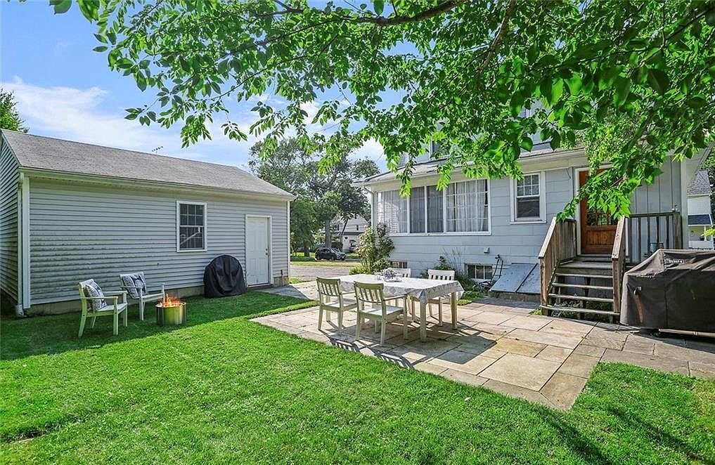 Building Photo - 49 Newman Pl