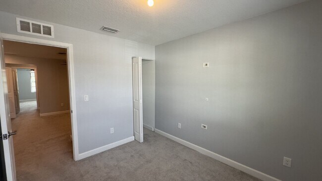 Building Photo - 4230 Napoli Lake Dr