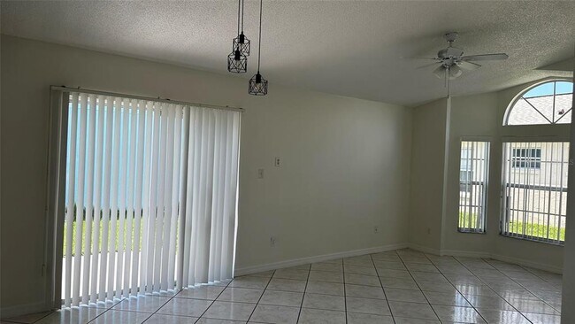 Building Photo - 2415 Harbor Town Dr