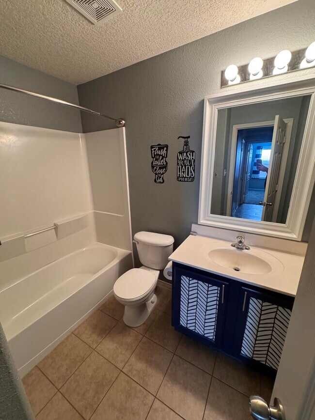 Building Photo - 680 Purple Aster Ave SW