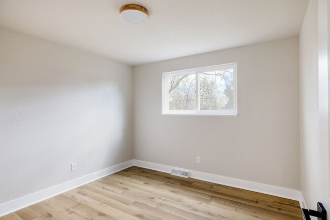 Building Photo - 6472 W Brittany Pl