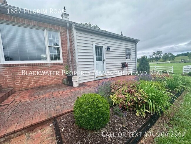 Building Photo - 1687 Pilgrim Rd
