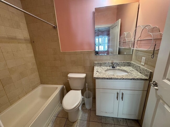 Building Photo - 16 Fisk St