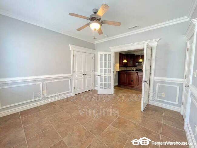 Building Photo - 2940 Hollister Ave