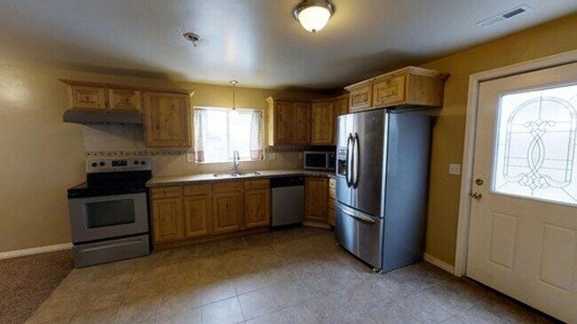 Building Photo - Cozy 2 bed 1 bath basement apartment, Eagle Mountain