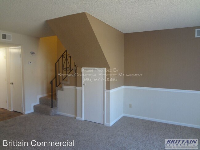Building Photo - 4725 Marconi Ave