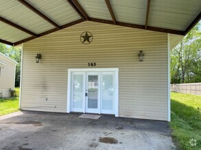 Building Photo - Small Home in Keatchie