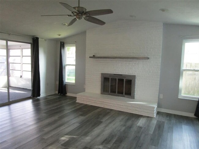 Building Photo - 7226 San Moritz Dr