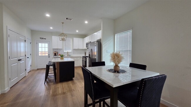 Building Photo - 8113 Miley St