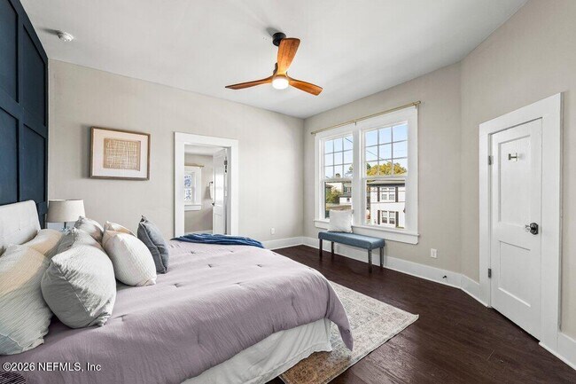 Building Photo - 2843 Oak St