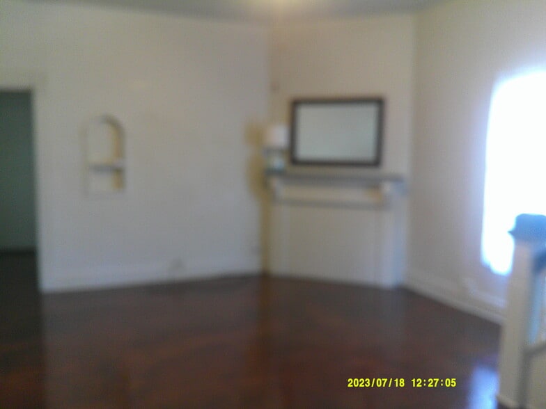 livingroom - 102 S F St