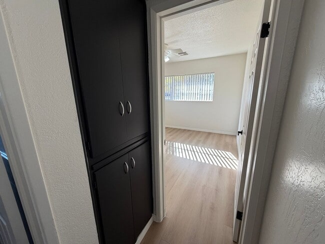 Building Photo - Spacious 4 Bed 3 Bath Single-Level Home | RV Gate | Huge Yard | Bright Open Layout