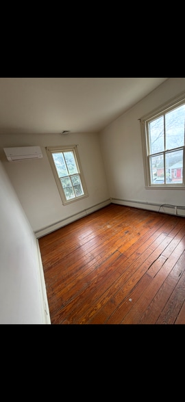 Building Photo - 313 North St