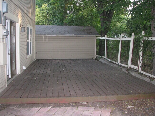 Building Photo - 4802 Clarkson Ave
