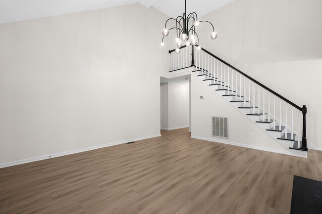 Building Photo - 305 Dearing Dr