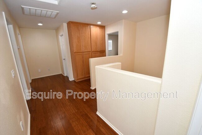 Building Photo - 371 Huerta St