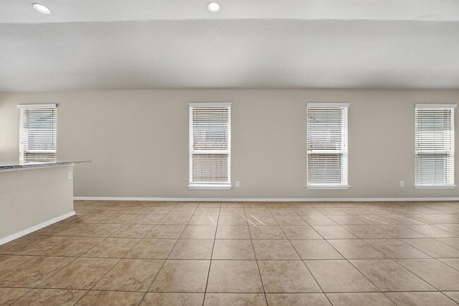 Building Photo - 5865 Urbano Bnd