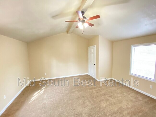 Building Photo - 1704 Cleoford Ave