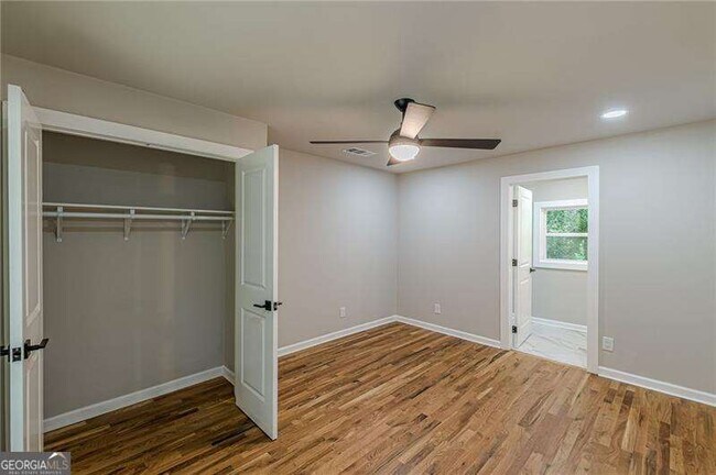 Building Photo - 1624 Dodson Dr SW