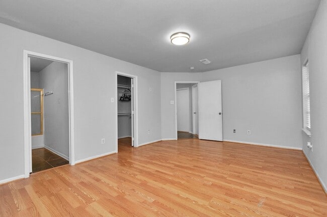 Building Photo - 8914 Dirby St
