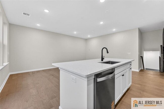 Building Photo - 505 Sadie Cir