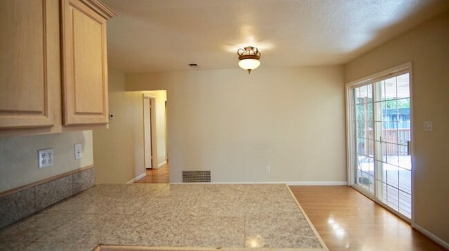 Building Photo - 4732 Manitoba Dr