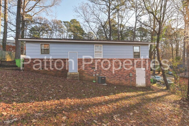 Building Photo - Barony Home