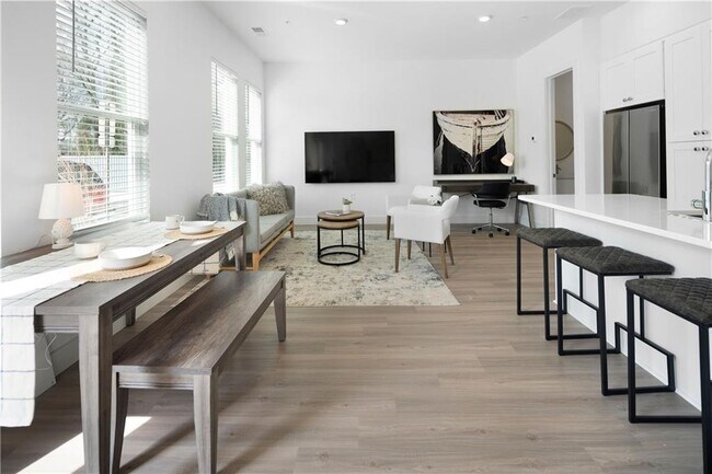 Building Photo - 9040 Main St