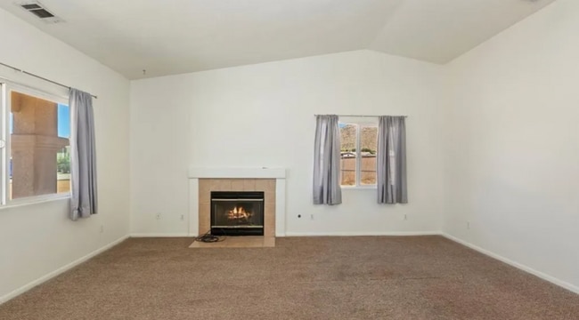 Building Photo - 3 BEDROOM APPLE VALLEY HOME