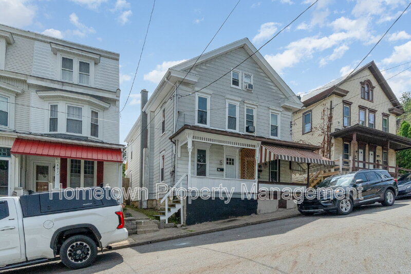 Building Photo - 609 Spruce St